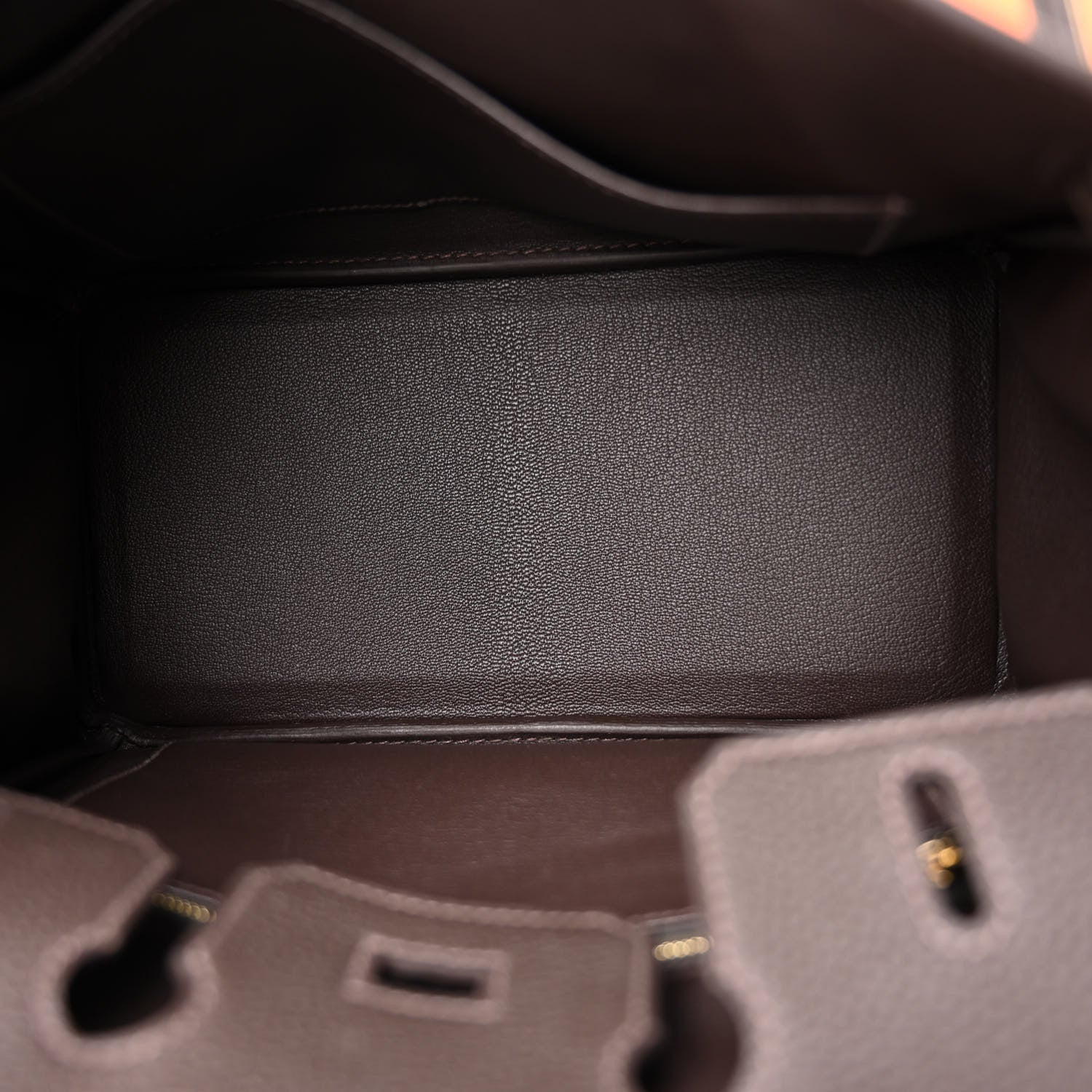 Birkin 25 Togo handbag is made of extremely soft calfskin