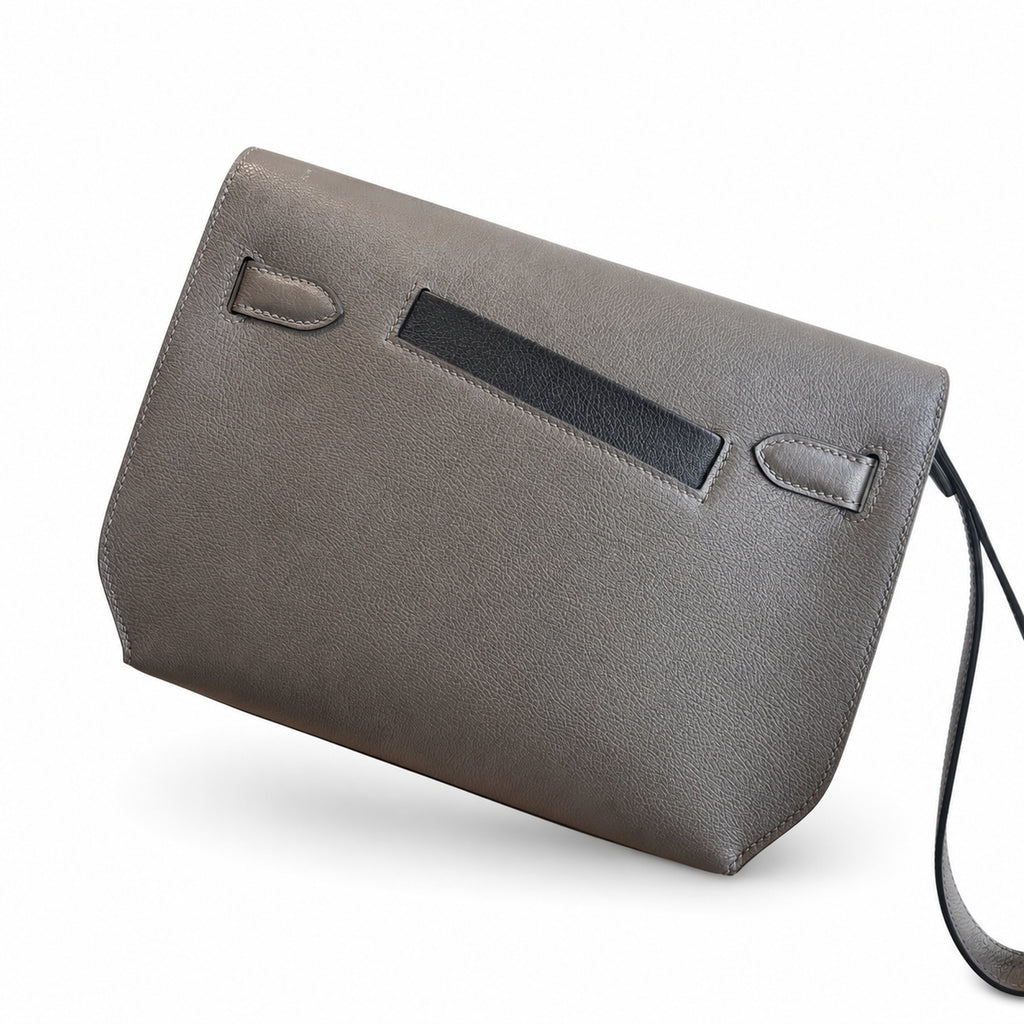 Kelly Depeches 25 clutch, Evercolor leather (with additional shoulder strap), can be worn cross-body, can be carried by hand or on the wrist, daily needs, seamless switch between business/leisure - ce