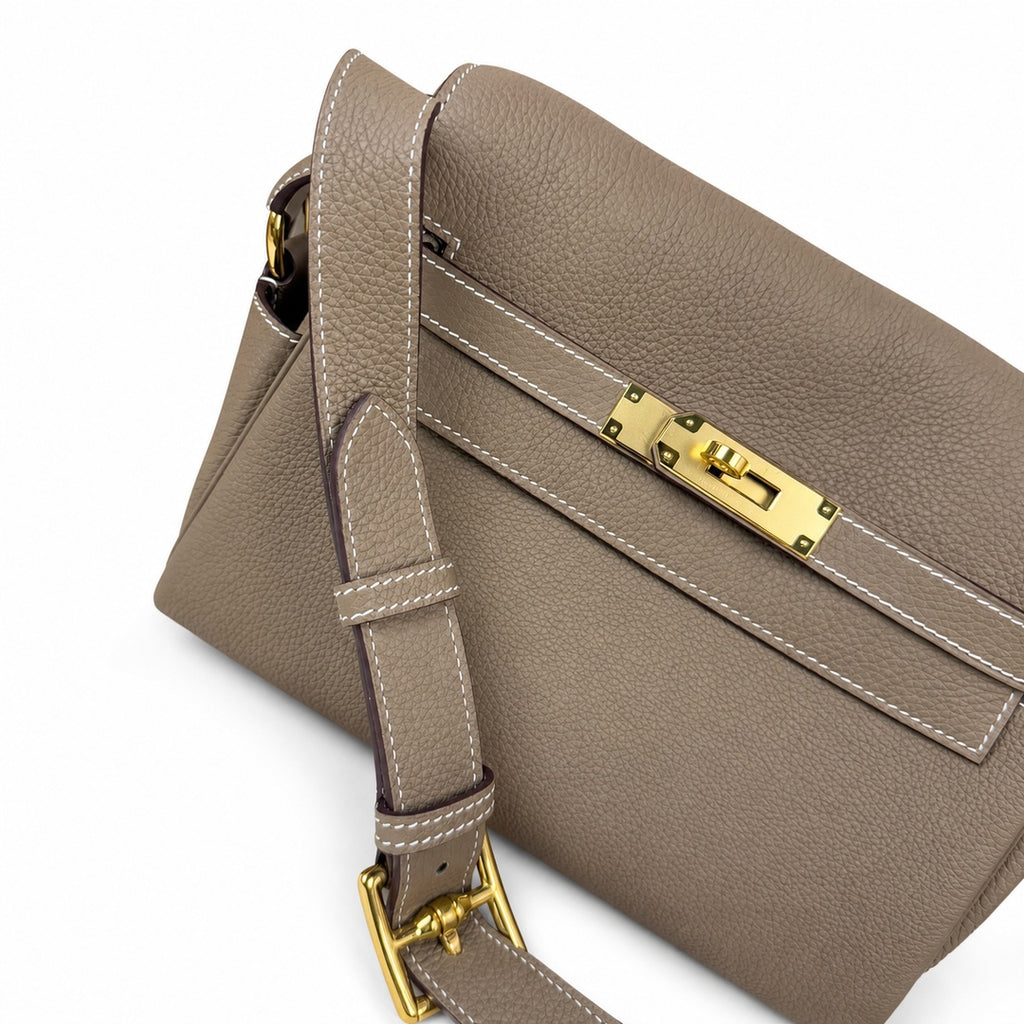 🆕 In stock Kelly Messenger messenger bag for men and women, elephant gray gold buckle, imported leather, all-steel hand-waxed thread, the highest cost-effectiveness on the Internet. The classic combin