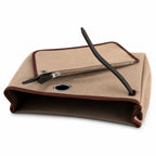 Hermers' popular herbag 31cm is designed to be inspired by saddle bags. The body of the bag is made of canvas, and the inseam, shoulder straps and handle are made of leather. The appearance is very si