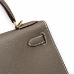 kelly28cm, ck18/Etoupe, Epsom, gold, all handmade‼ ️Kelly 28cm, elephant gray, palm print, gold buckle, high-end handmade exclusive customization‼ ️Purely hand-made nails, hand-engraved hardware, fine