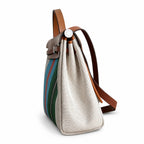 Hermers' popular herbag 31cm is designed to be inspired by saddle bags. The body of the bag is made of canvas, and the inseam, shoulder straps and handle are made of leather. The appearance is very si