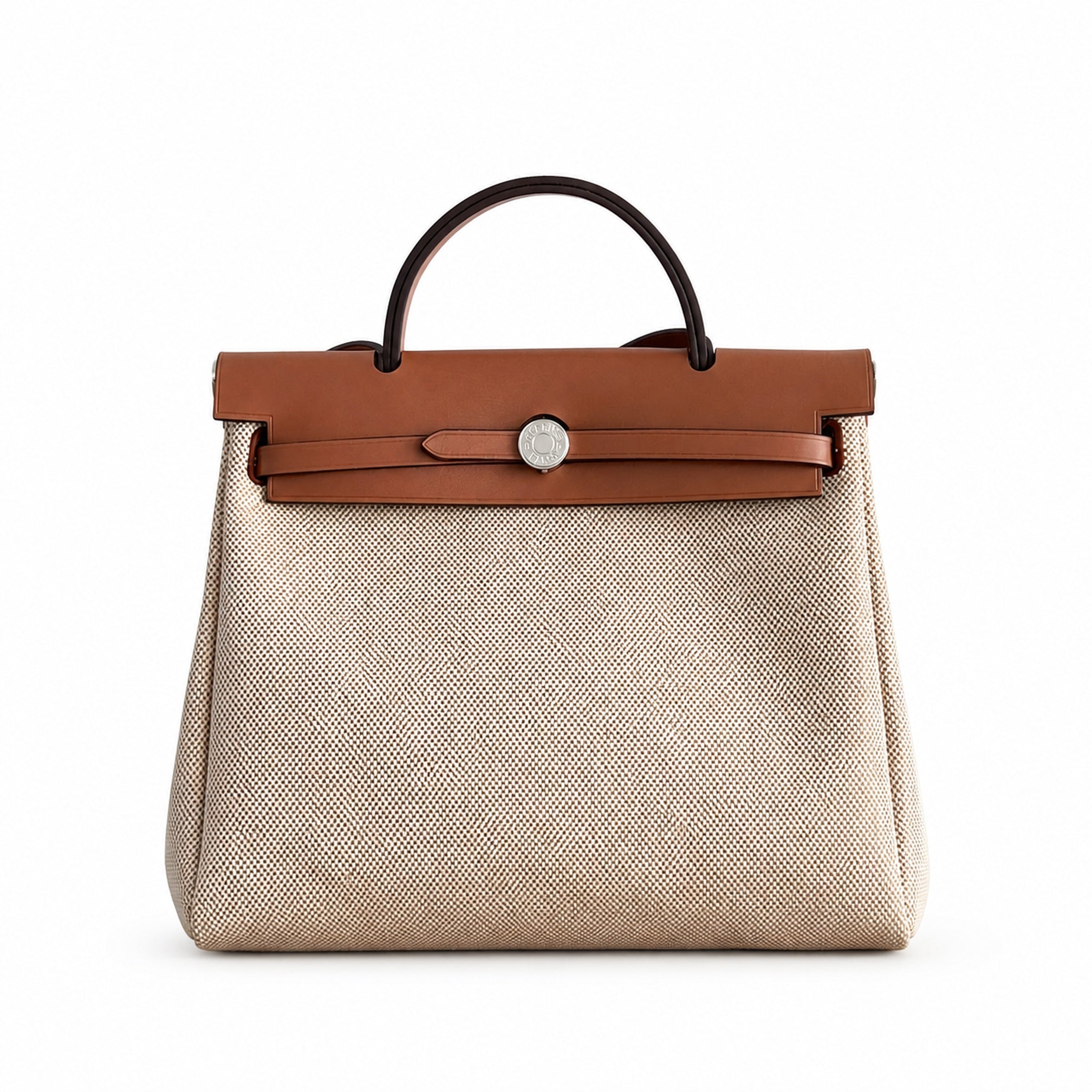 Hermers' popular herbag 31cm is designed to be inspired by saddle bags. The body of the bag is made of canvas, and the inseam, shoulder straps and handle are made of leather. The appearance is very si