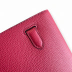 Kelly Depeches 25 clutch, Togo leather (with additional shoulder strap), can be worn cross-body, can be carried by hand or on the wrist, daily needs, seamless switch between business/leisure - central
