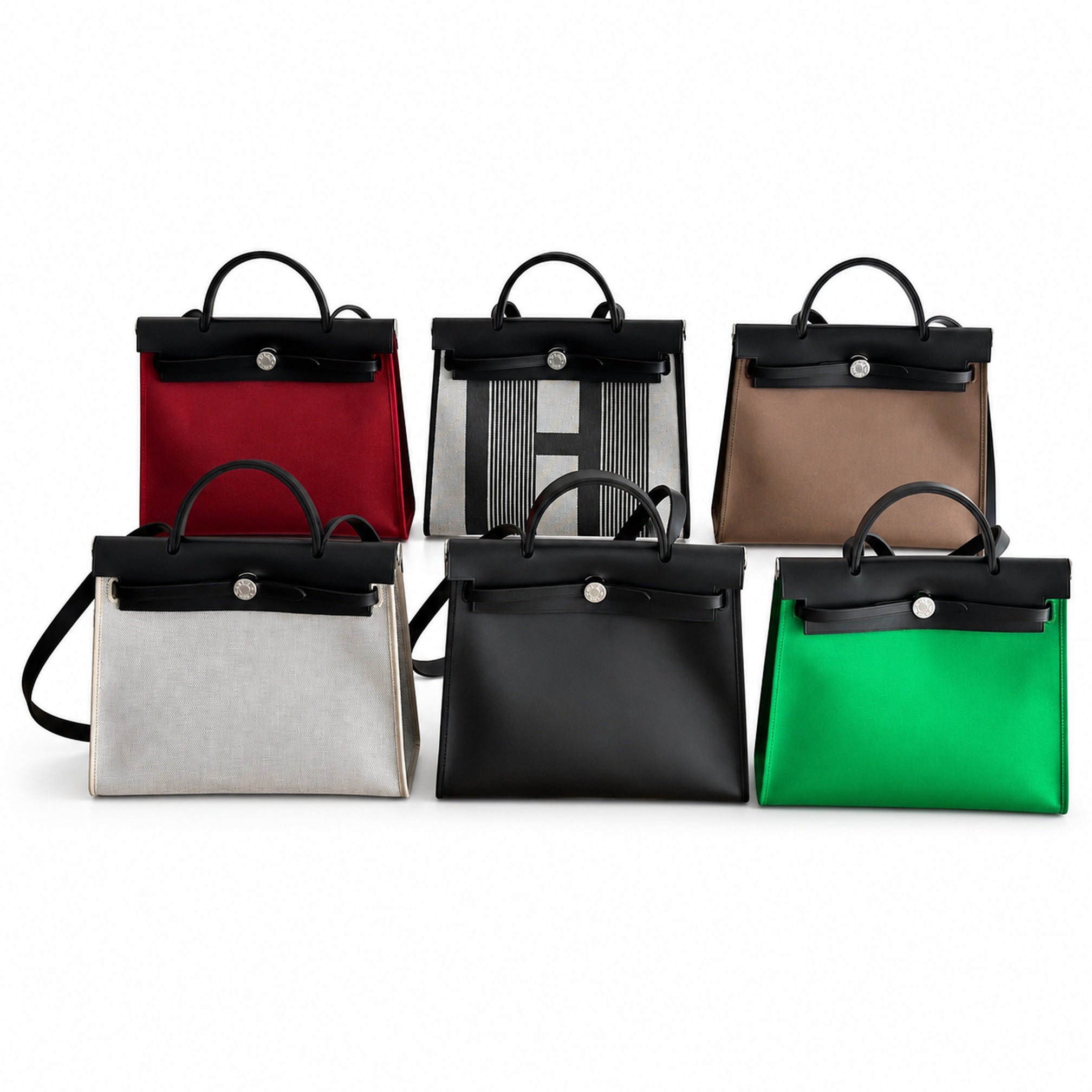 Hermers' popular herbag 31cm is designed to be inspired by saddle bags. The body of the bag is made of canvas, and the outer seams, shoulder straps and handbags are made of leather. The appearance is