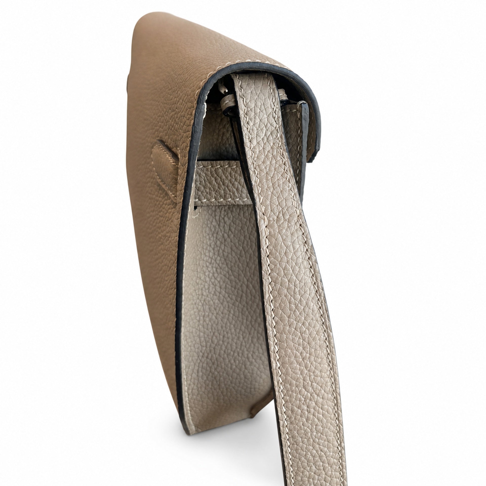 Kelly Depeches 25 clutch, Togo leather (with additional shoulder strap), can be worn cross-body, can be carried by hand or on the wrist, daily needs, seamless switch between business/leisure - central