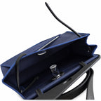 Hermers' popular herbag 31cm is designed to be inspired by saddle bags. The body of the bag is made of canvas, and the outer seams, shoulder straps and handbags are made of leather. The appearance is