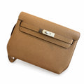 Kelly Depeches 25 clutch, Togo leather (with additional shoulder strap), can be worn cross-body, can be carried by hand or on the wrist, daily needs, seamless switch between business/leisure - central