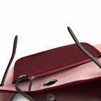 Hermers' popular herbag 31cm is designed to be inspired by saddle bags. The body of the bag is made of canvas, and the inseam, shoulder straps and handle are made of leather. The appearance is very si