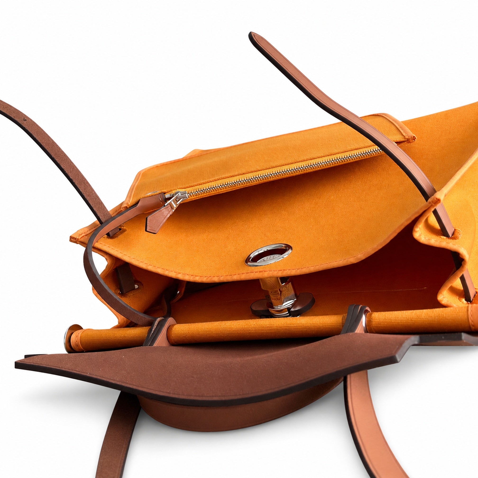 Hermers' popular herbag 31cm is designed to be inspired by saddle bags. The body of the bag is made of canvas, and the outer seams, shoulder straps and handbags are made of leather. The appearance is