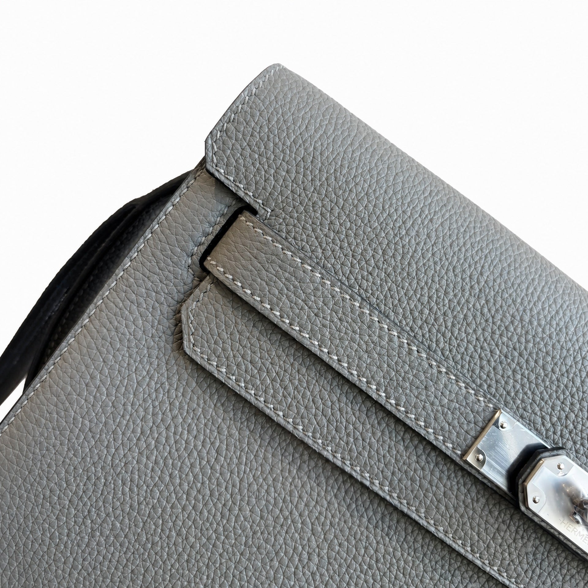 Kelly Depeches 25 clutch, Togo leather (with additional shoulder strap), can be worn cross-body, can be carried by hand or on the wrist, daily needs, seamless switch between business/leisure - central