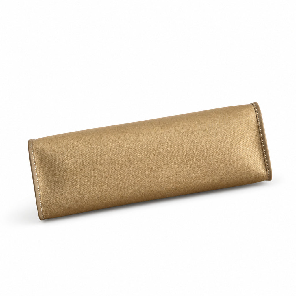 Hermers' popular herbag 31cm is designed to be inspired by saddle bags. The body of the bag is made of canvas, and the outer seams, shoulder straps and handbags are made of leather. The appearance is