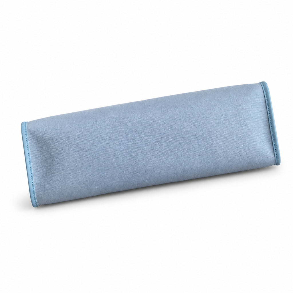 Hermers' popular herbag 31cm is designed to be inspired by saddle bags. The body of the bag is made of canvas, and the outer seams, shoulder straps and handbags are made of leather. The appearance is