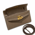 Style: Kelly to go Color: ck18/etoupe Size: 19*11.5*1.5cm Leather: epsom From France Hardware: gold Kelly shoulder crossbody bag, elephant gray, cowhide, gold buckle, high-end handmade exclusive custo