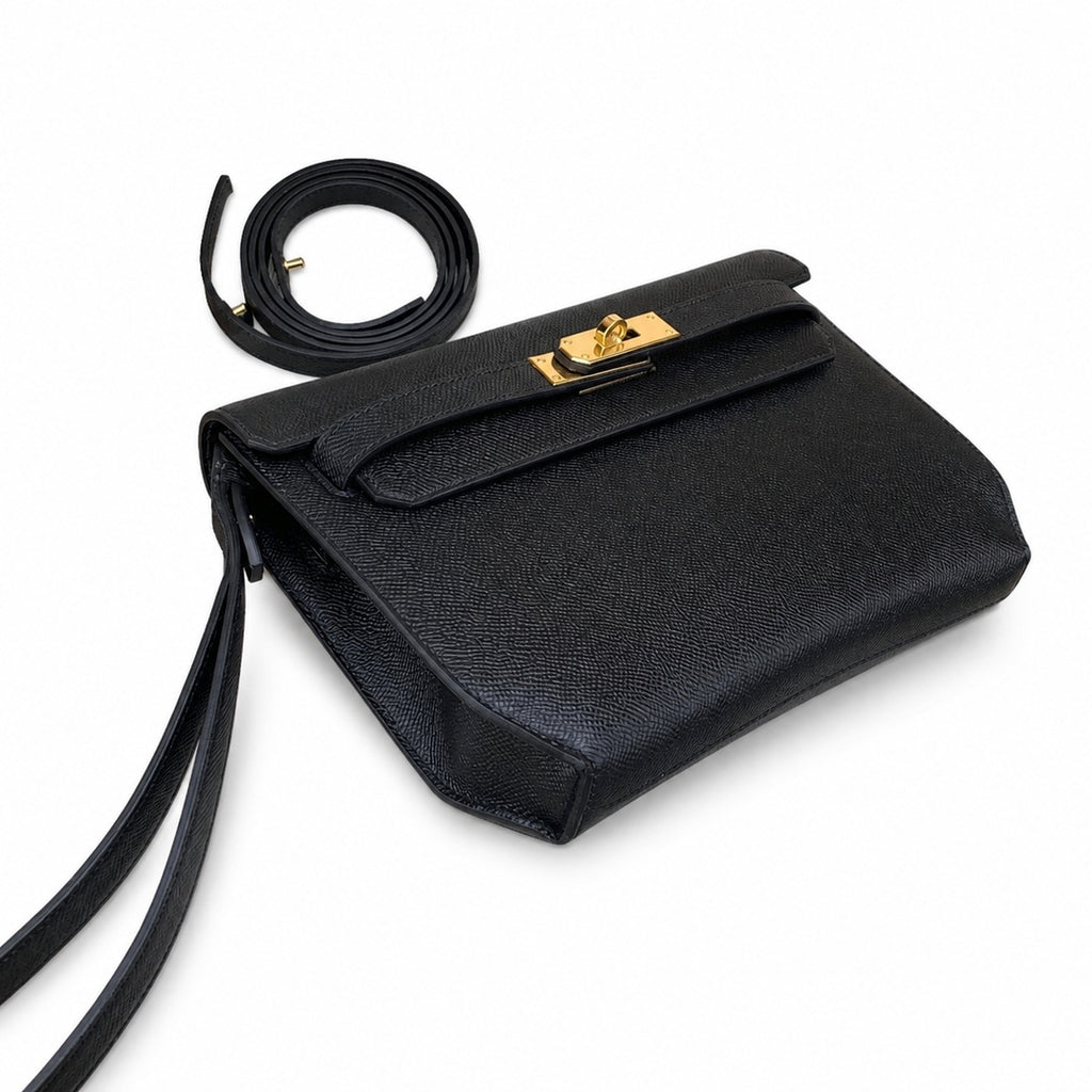 Kelly Depeches 25cm Epsom Leather 89 Black Gold Buckle The most in-class men's handbag Depeches25 This leather is really the best. When paired with a shoulder strap, it instantly transforms into an un