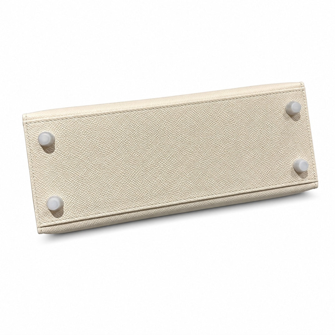 kelly25cm, i2/Nata, Epsom, sliver, all handmade‼ ️Kelly 25cm, cream white, palm print, silver buckle, high-end handmade exclusive customization‼ ️Purely hand-made nails, hand-engraved hardware, fine s