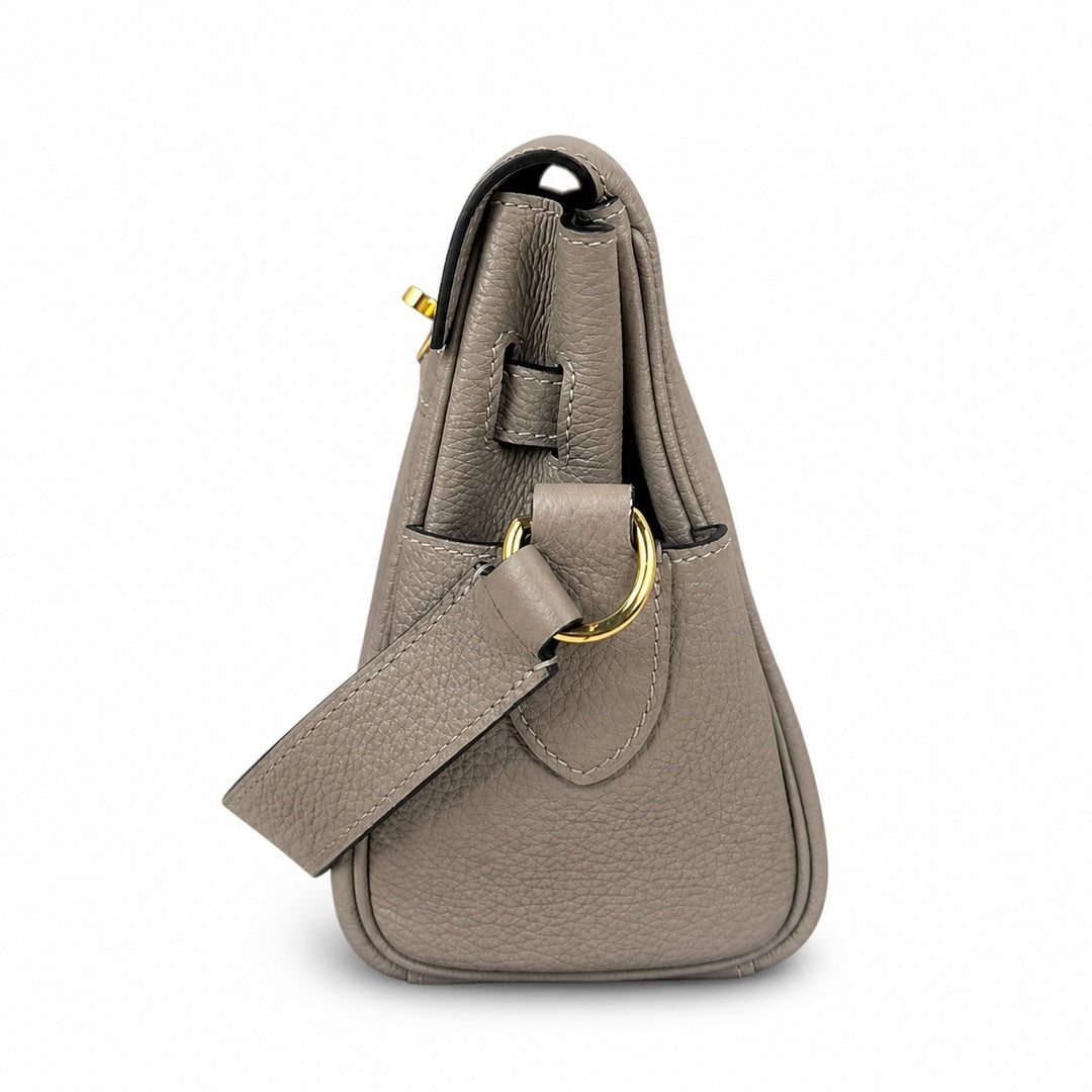 🆕 In stock Kelly Messenger messenger bag for men and women, light gray gold buckle, imported leather, all-steel hand-waxed thread, the highest cost-effectiveness on the Internet. The classic combinati