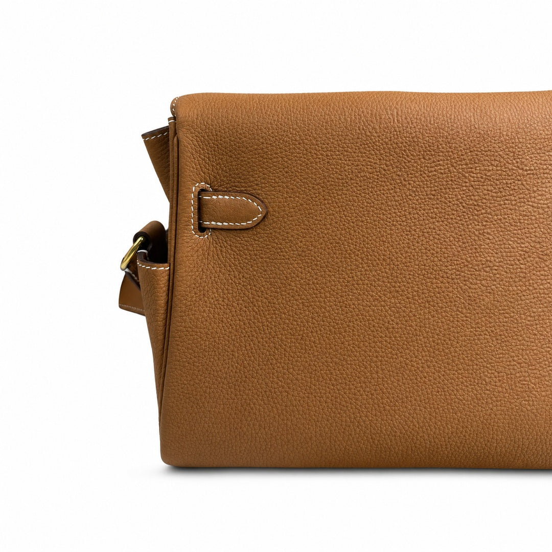 🆕 In stock Kelly Messenger messenger bag for men and women, native gold buckle, imported leather, all-steel hand-waxed thread, the best value for money on the entire network. The classic combination o