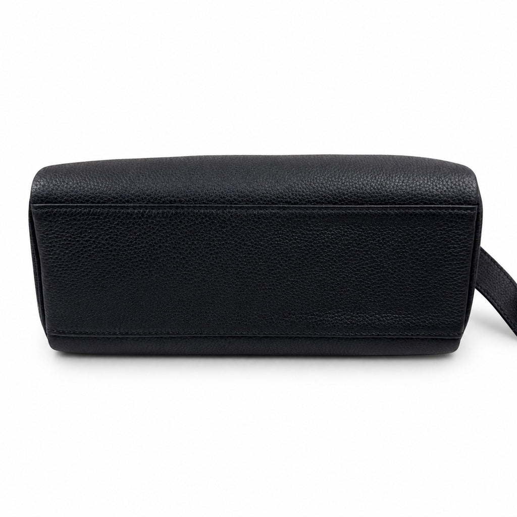 🆕 In stock Kelly Messenger messenger bag for men and women, black gold buckle, imported leather, all-steel hand-waxed thread, the highest cost-effectiveness on the entire network. The classic combinat