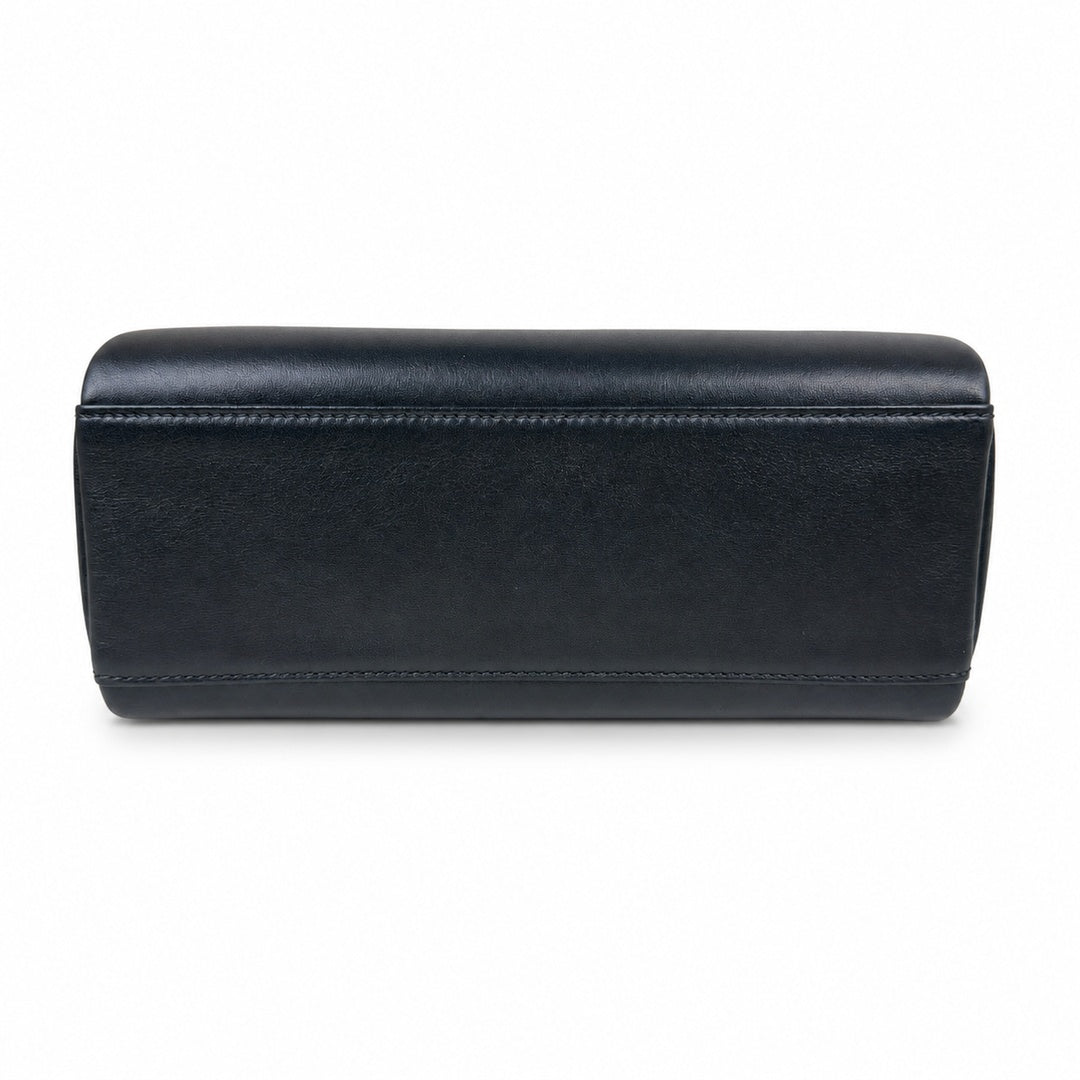 Black gold 🆕 In stock Kelly Messenger messenger bag for men and women, black gold buckle, imported leather, all-steel hand-waxed thread, the highest cost-effectiveness on the Internet. Unisex messenge