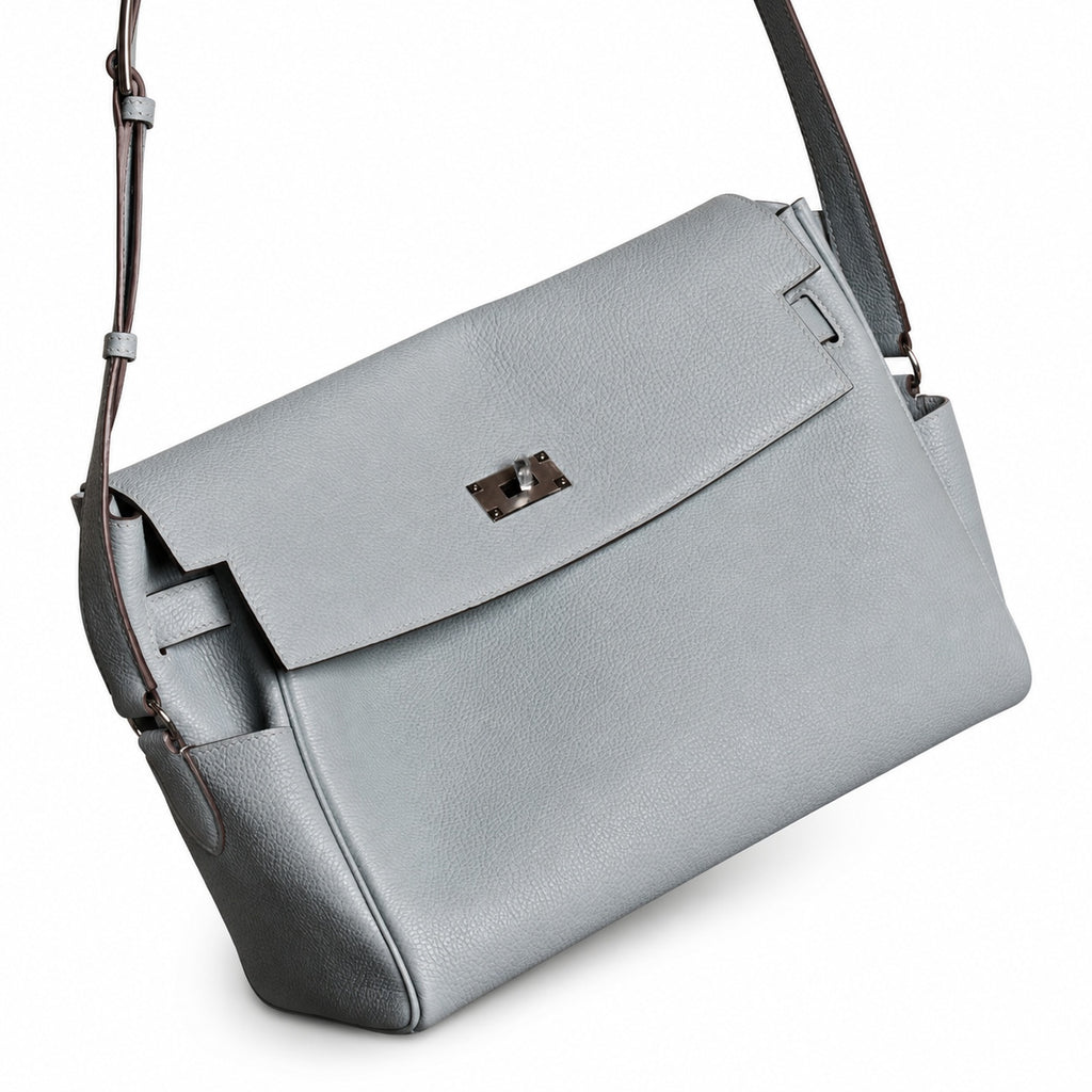 Kelly Messenger messenger bag large size, linen blue Togo leather, 🉑Pre-order Togo calfskin messenger bag. - Flap with swivel hardware - Large internal zip pocket - Internal front pocket - 2 external