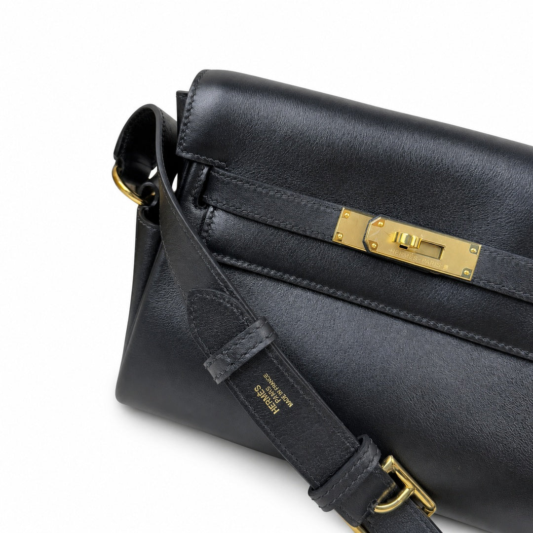 Black gold 🆕 In stock Kelly Messenger messenger bag for men and women, black gold buckle, imported leather, all-steel hand-waxed thread, the highest cost-effectiveness on the Internet. Unisex messenge