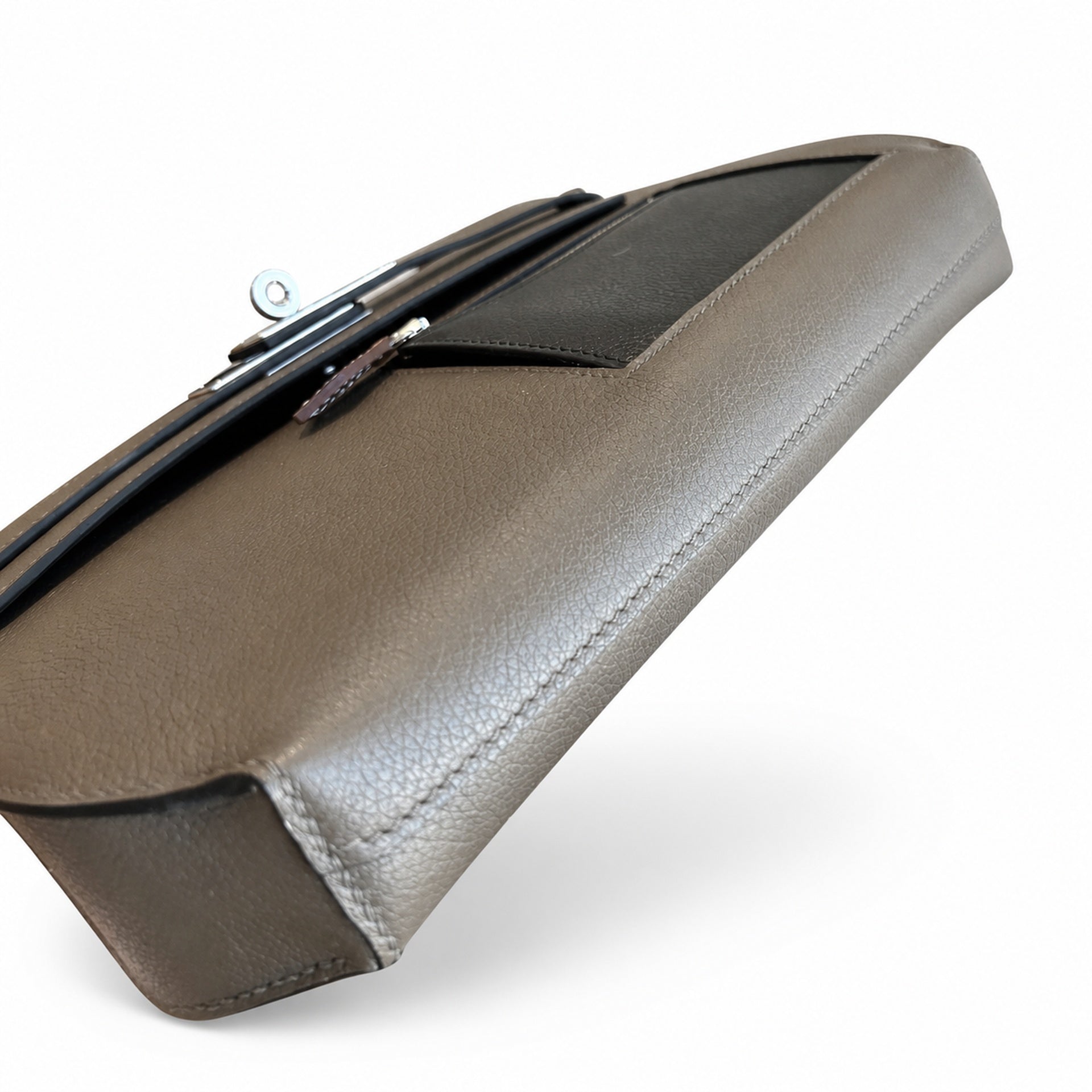 Kelly Depeches 25 clutch, Evercolor leather (with additional shoulder strap), can be worn cross-body, can be carried by hand or on the wrist, daily needs, seamless switch between business/leisure - ce