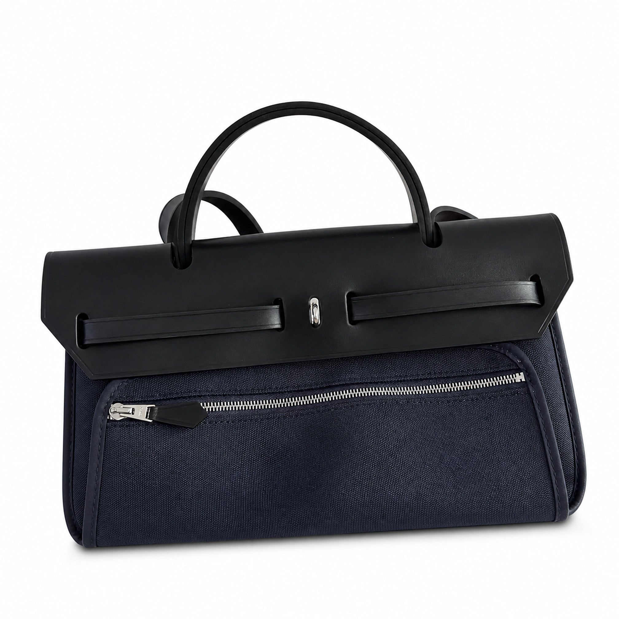 Hermers' popular herbag 31cm is designed to be inspired by saddle bags. The body of the bag is made of canvas, and the inseam, shoulder straps and handle are made of leather. The appearance is very si