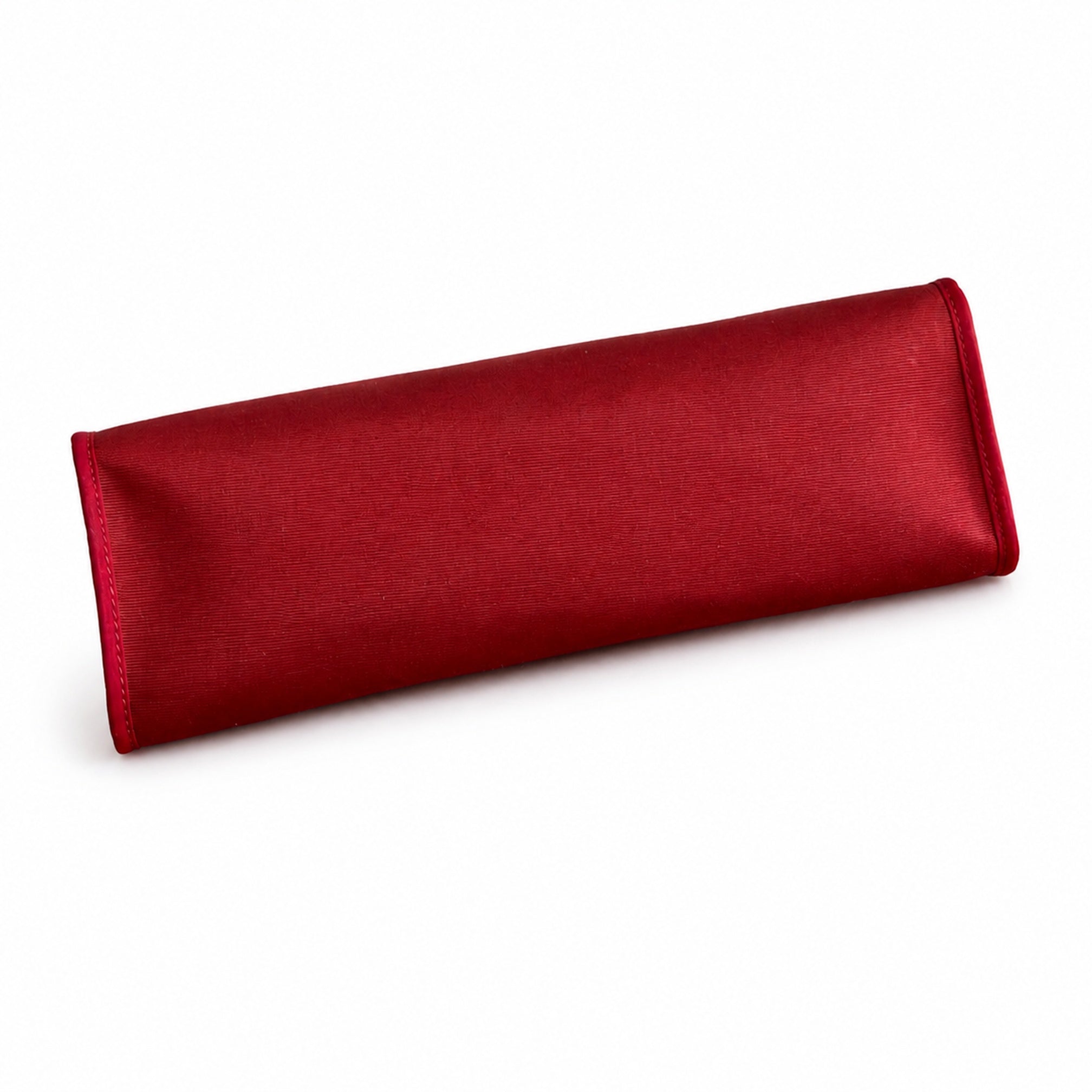 Hermers' popular herbag 31cm is designed to be inspired by saddle bags. The body of the bag is made of canvas, and the outer seams, shoulder straps and handbags are made of leather. The appearance is