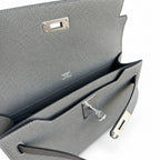 Kelly Depeches 25 clutch, Togo leather (with additional shoulder strap), can be worn cross-body, can be carried by hand or on the wrist, daily needs, seamless switch between business/leisure - central