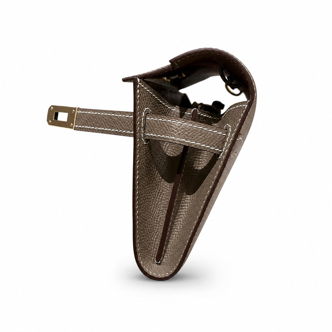 Style: Kelly to go Color: ck18/etoupe Size: 19*11.5*1.5cm Leather: epsom From France Hardware: gold Kelly shoulder crossbody bag, elephant gray, cowhide, gold buckle, high-end handmade exclusive custo