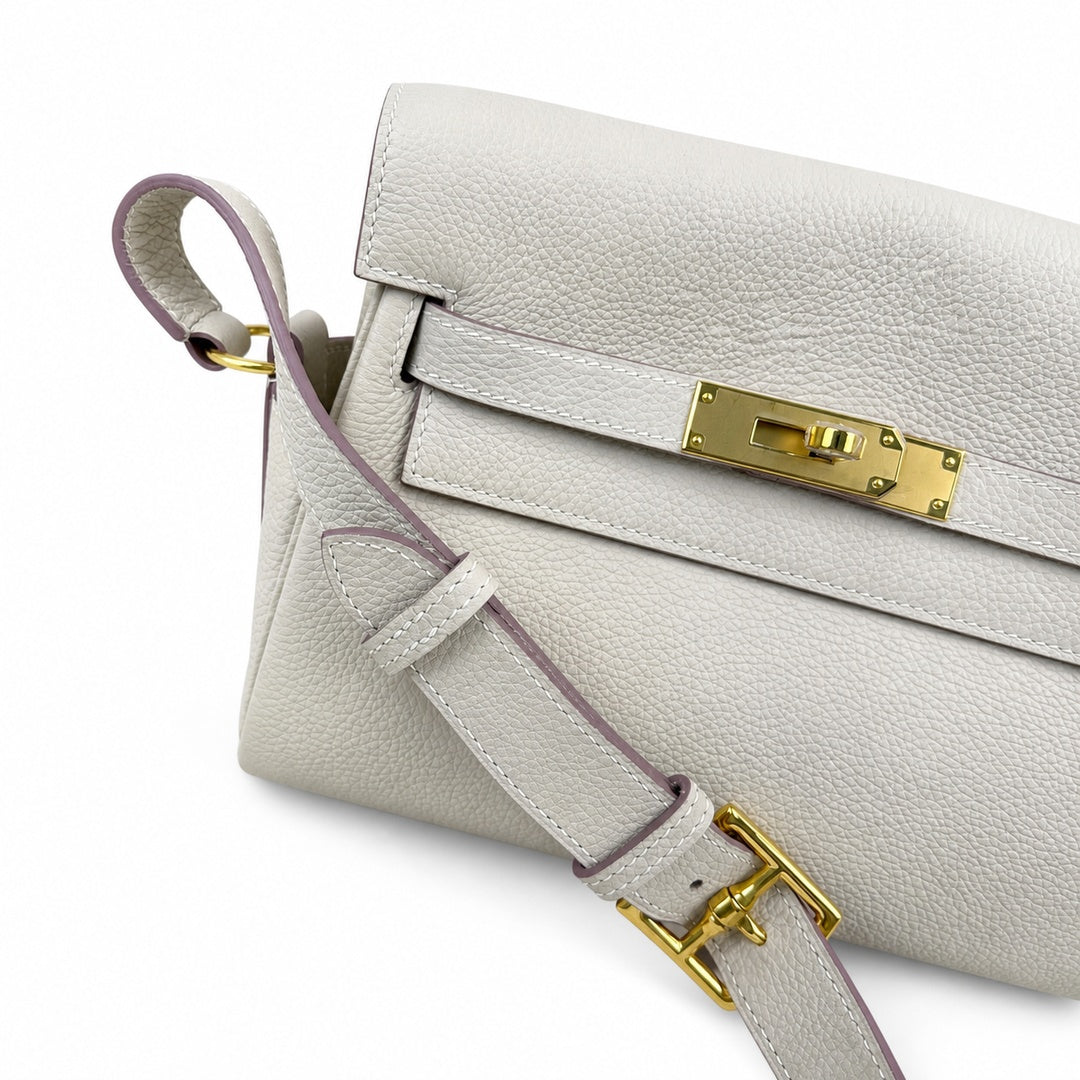 🆕 Available in stock: kelly messenger men's and women's bags, milkshake platinum buckle, imported leather, all-steel hand-waxed thread, the highest cost-effectiveness on the Internet. The classic comb