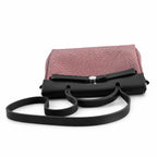 Hermers' popular herbag 31cm is designed to be inspired by saddle bags. The body of the bag is made of canvas, and the inseam, shoulder straps and handle are made of leather. The appearance is very si