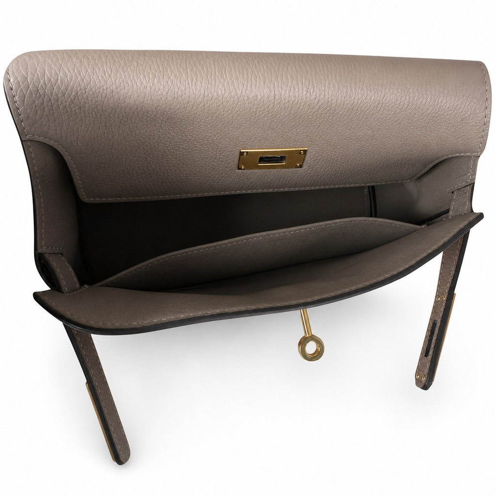 🆕 In stock Kelly Messenger messenger bag for men and women, light gray gold buckle, imported leather, all-steel hand-waxed thread, the highest cost-effectiveness on the Internet. The classic combinati