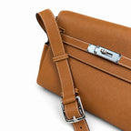 🆕 In stock Kelly Messenger messenger bag for men and women, earthy silver buckle, imported leather, all-steel hand-waxed thread, the best value for money on the entire network. The classic combination