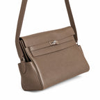 Kelly Messenger messenger bag, large size, pewter gray Togo leather, 🉑Pre-order Togo calfskin messenger bag. - Flap with swivel hardware - Large internal zip pocket - Internal front pocket - 2 externa