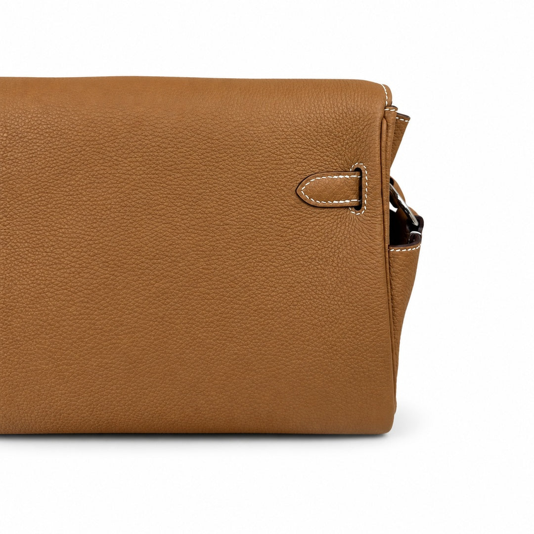 🆕 In stock Kelly Messenger messenger bag for men and women, earthy silver buckle, imported leather, all-steel hand-waxed thread, the best value for money on the entire network. The classic combination