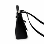 Hermers' popular herbag 31cm is designed to be inspired by saddle bags. The body of the bag is made of canvas, and the outer seams, shoulder straps and handbags are made of leather. The appearance is