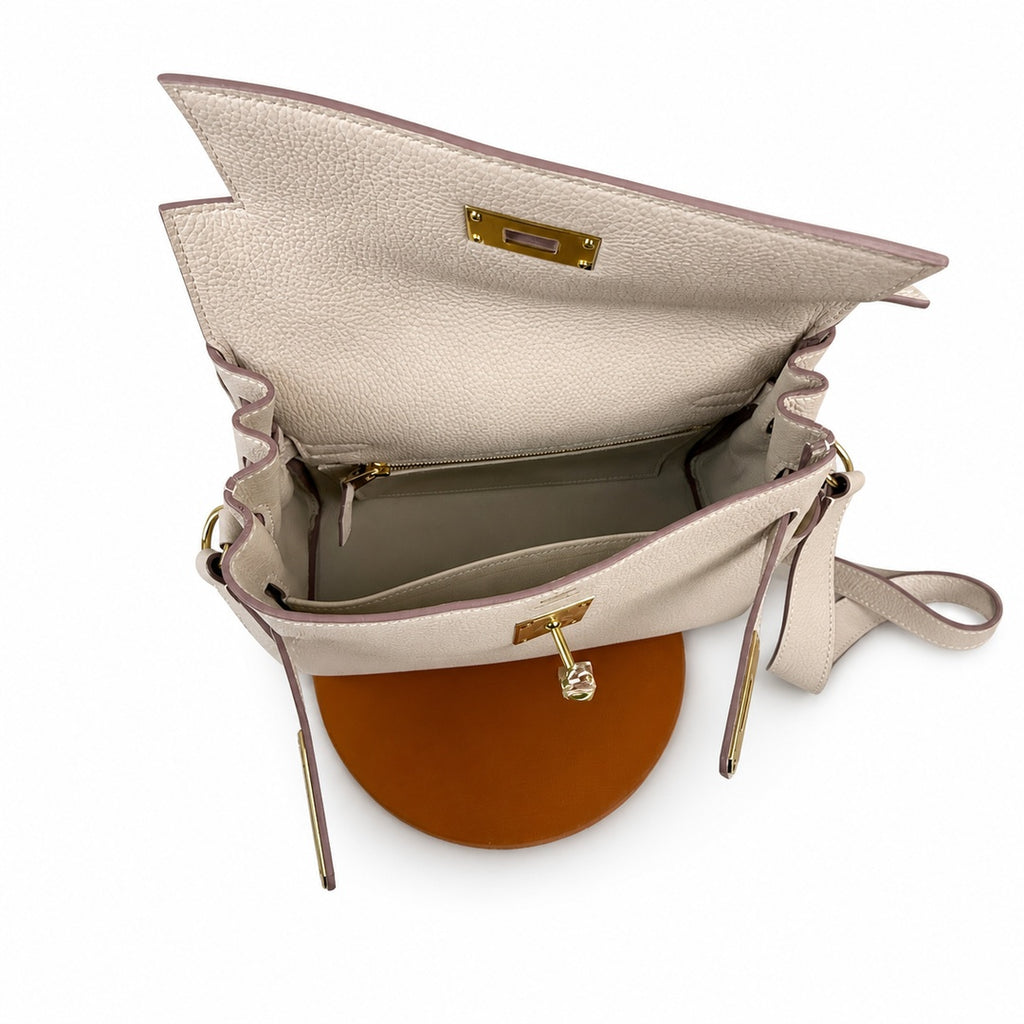 🆕 Available in stock: kelly messenger men's and women's bags, milkshake platinum buckle, imported leather, all-steel hand-waxed thread, the highest cost-effectiveness on the Internet. The classic comb