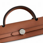 Hermers' popular herbag 31cm is designed to be inspired by saddle bags. The body of the bag is made of canvas, and the inseam, shoulder straps and handle are made of leather. The appearance is very si