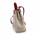 Hermers' popular herbag 31cm is designed to be inspired by saddle bags. The body of the bag is made of canvas, and the inseam, shoulder straps and handle are made of leather. The appearance is very si