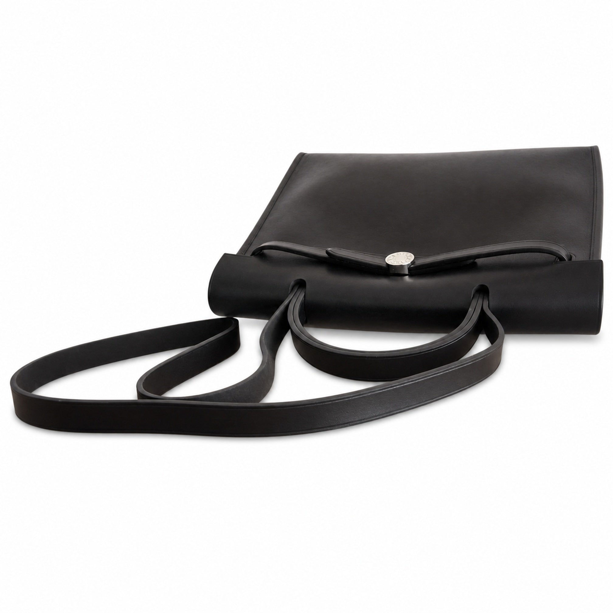 Hermers' popular herbag 31cm is designed to be inspired by saddle bags. The body of the bag is made of canvas and has outer seams. The shoulder straps and handbags are made of leather and look similar