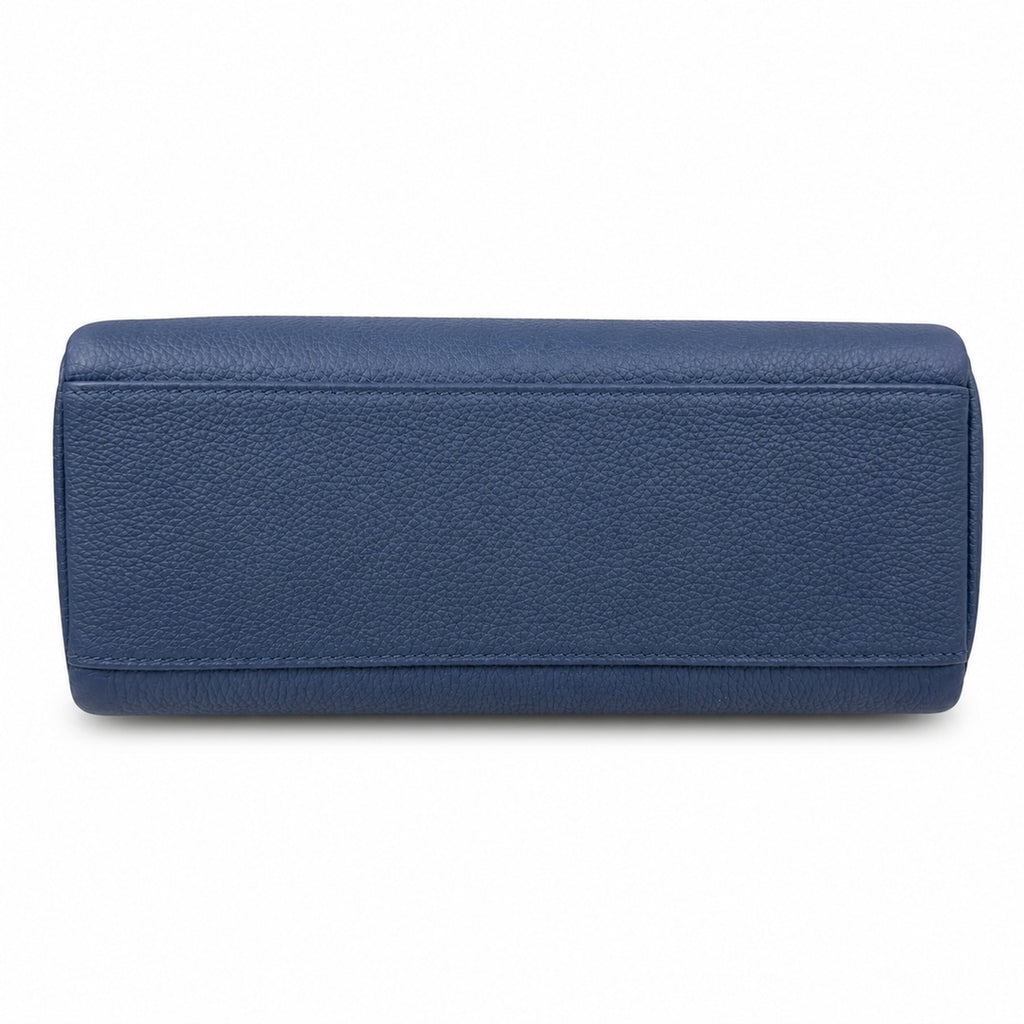 🆕 In stock Kelly Messenger messenger bag for men and women, sapphire blue silver buckle, imported leather, all-steel hand-waxed thread, the best value for money on the Internet. The classic combinatio