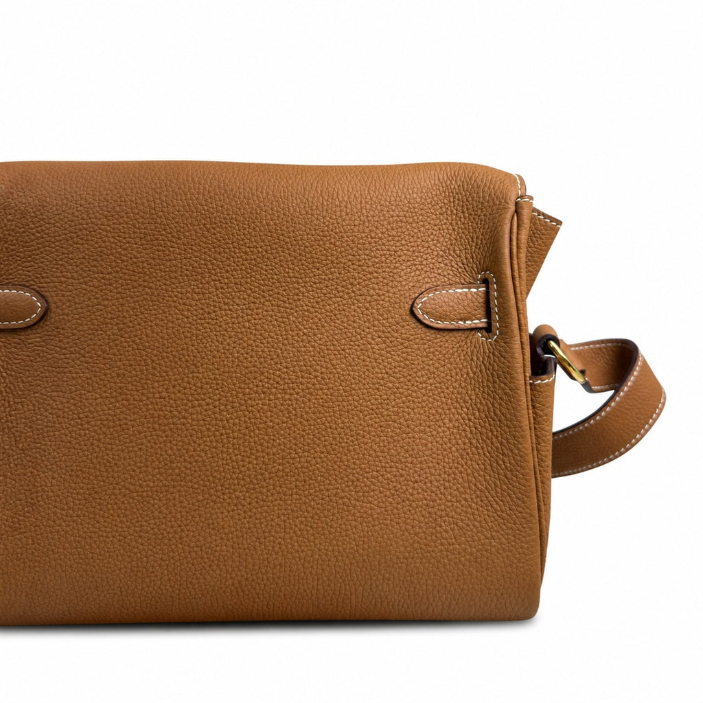 🆕 In stock Kelly Messenger messenger bag for men and women, native gold buckle, imported leather, all-steel hand-waxed thread, the best value for money on the entire network. The classic combination o