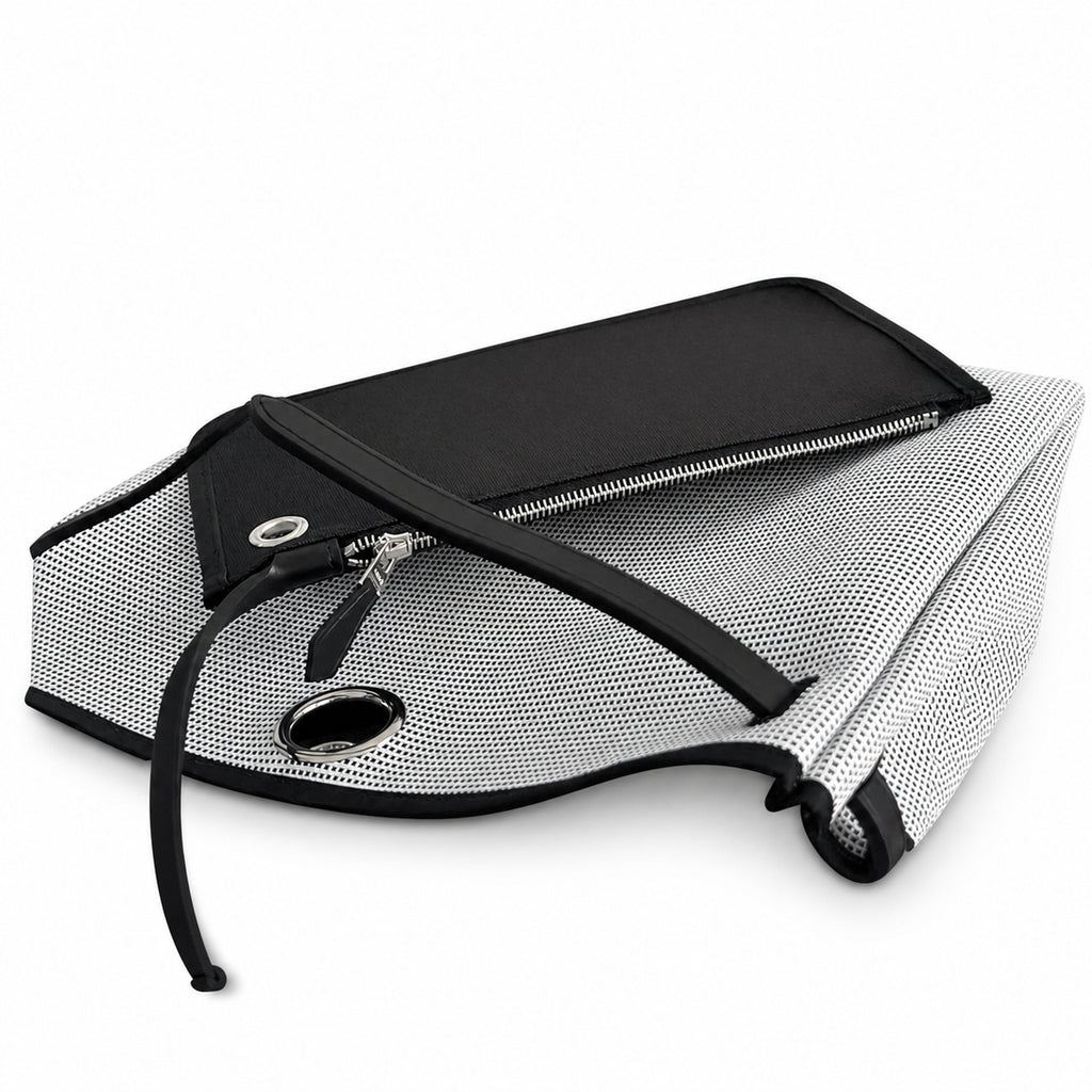 Hermers' popular herbag 31cm is designed to be inspired by saddle bags. The body of the bag is made of canvas, and the inseam, shoulder straps and handle are made of leather. The appearance is very si