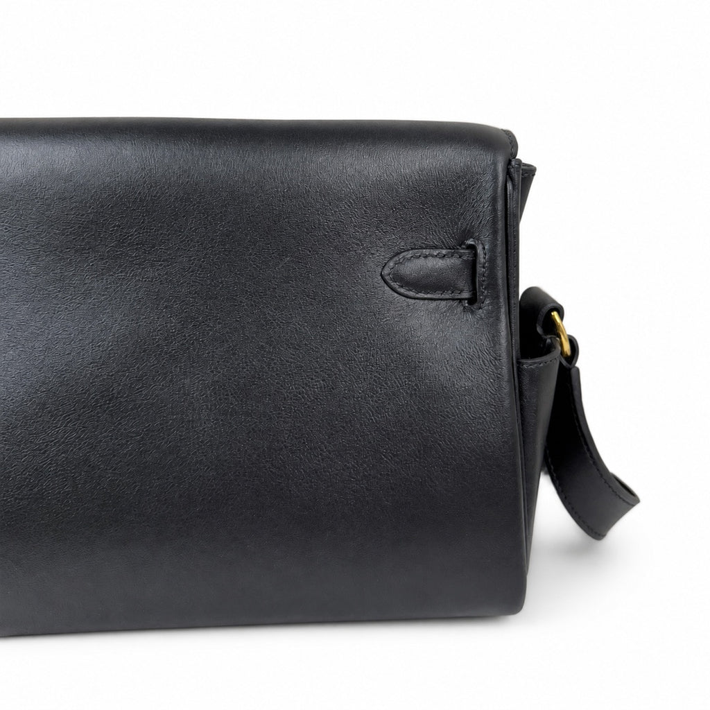 Black gold 🆕 In stock Kelly Messenger messenger bag for men and women, black gold buckle, imported leather, all-steel hand-waxed thread, the highest cost-effectiveness on the Internet. Unisex messenge