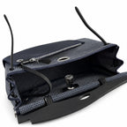 Hermers' popular herbag 31cm is designed to be inspired by saddle bags. The body of the bag is made of canvas, and the inseam, shoulder straps and handle are made of leather. The appearance is very si