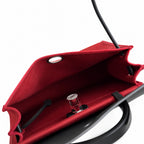 Hermers' popular herbag 31cm is designed to be inspired by saddle bags. The body of the bag is made of canvas, and the outer seams, shoulder straps and handbags are made of leather. The appearance is