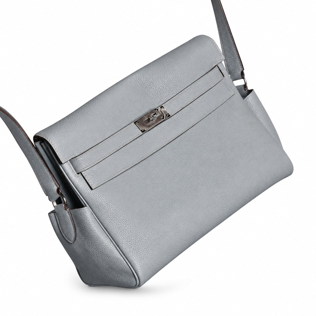Kelly Messenger messenger bag large size, linen blue Togo leather, 🉑Pre-order Togo calfskin messenger bag. - Flap with swivel hardware - Large internal zip pocket - Internal front pocket - 2 external