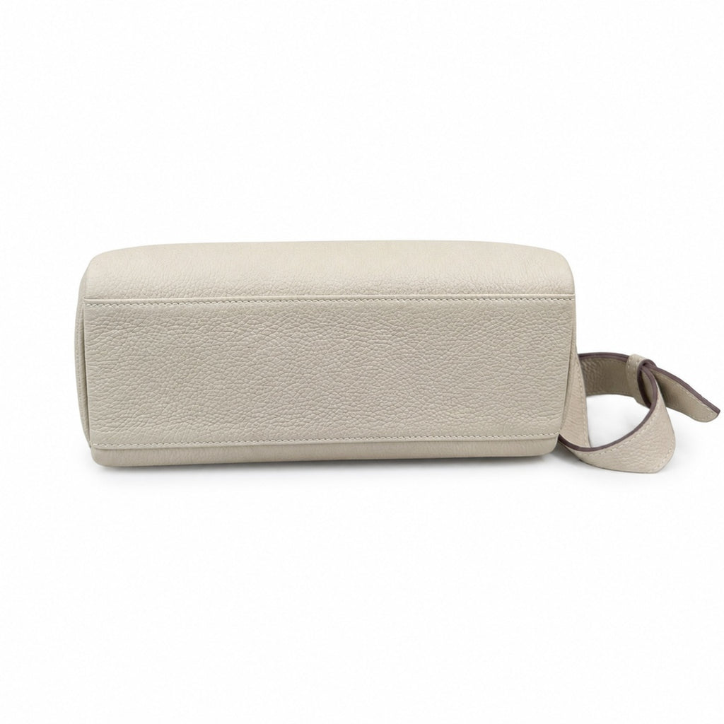 🆕 Available in stock: kelly messenger messenger bag for men and women, milkshake silver buckle, imported leather, all-steel hand-waxed thread, the highest cost-effectiveness on the Internet. The class